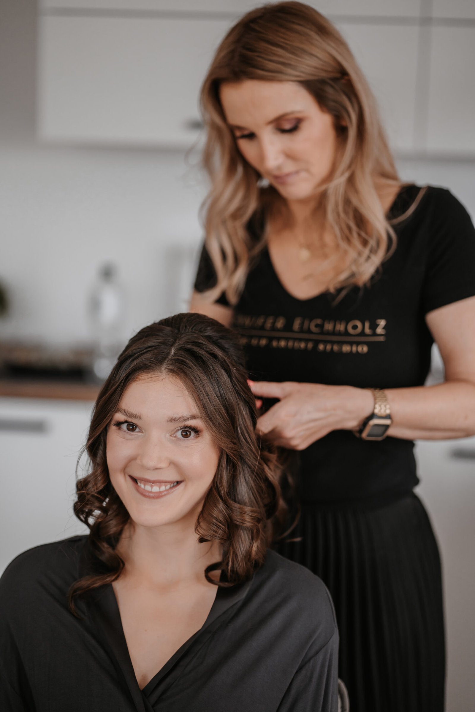 Jennifer Eichholz beim Hairstyling