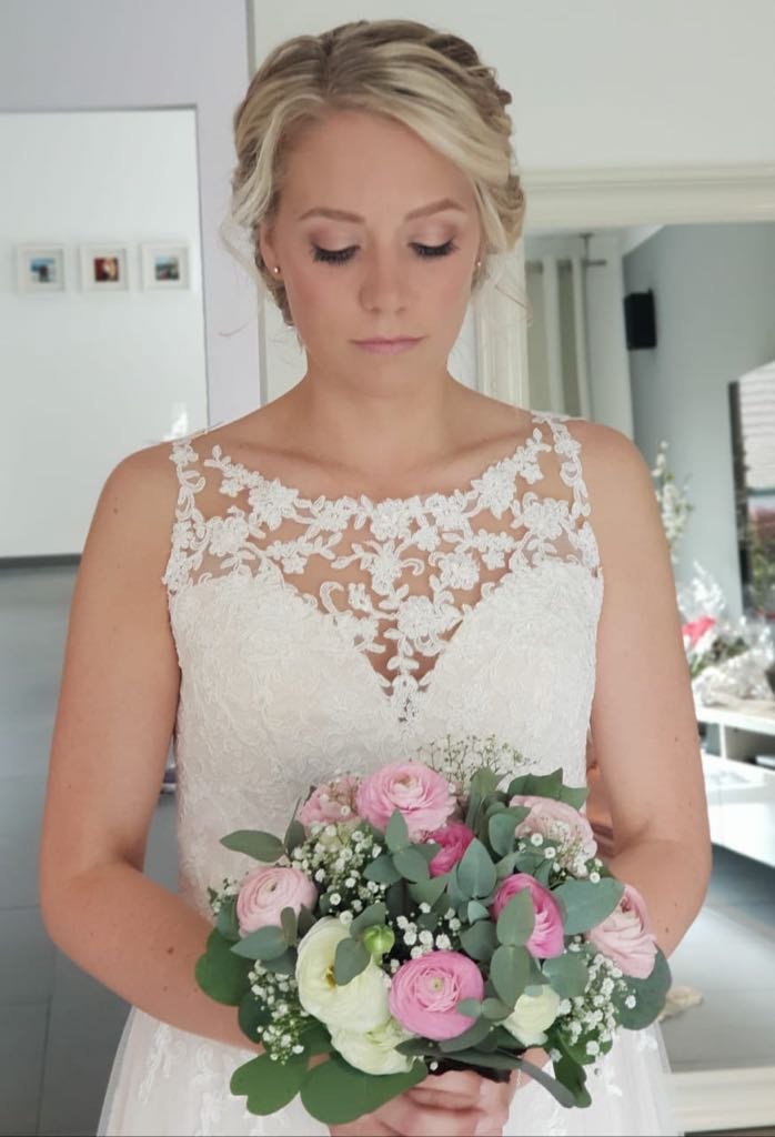 Brautstyling f029756e d3a0 4e1d b13b ed09500f866b